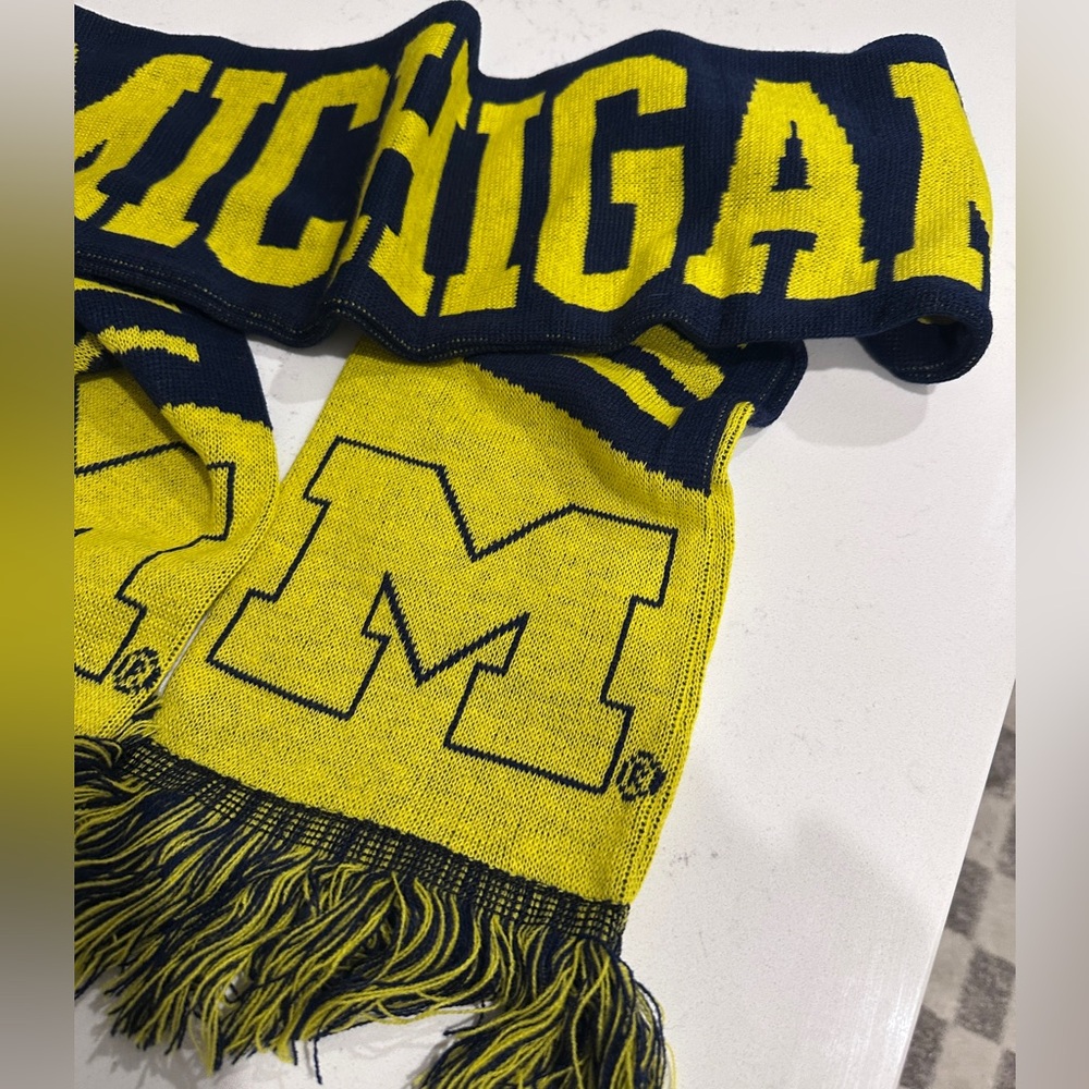 Forever Collectibles University of Michigan Knit Scarf - Picture 4 of 5